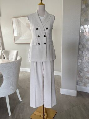 NWT Ann Taylor Vest